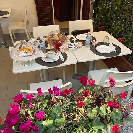 Beb I Portici Alojamento de Acomodação e Pequeno-almoço Cernobbio